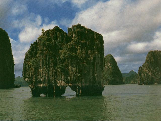 hlongb07.jpg (48220 bytes)