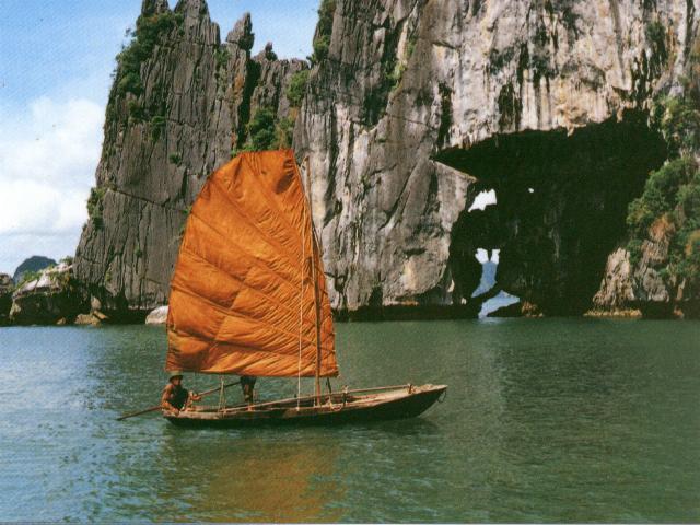 hlongb09.jpg (62525 bytes)