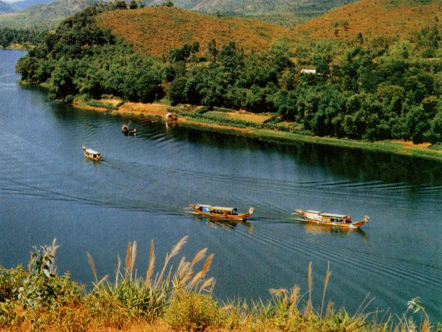 hue06.jpg (71733 bytes)
