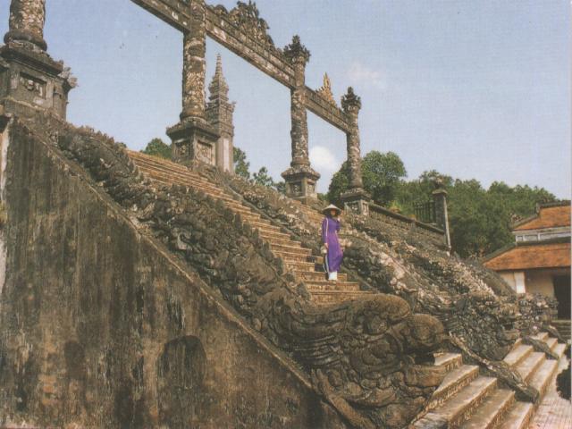 khaida02.jpg (55119 bytes)
