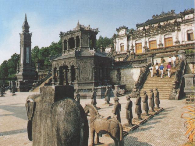khaida03.jpg (56879 bytes)
