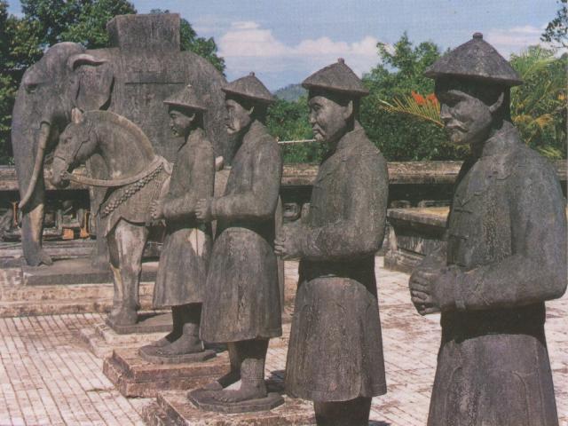 khaida04.jpg (55105 bytes)