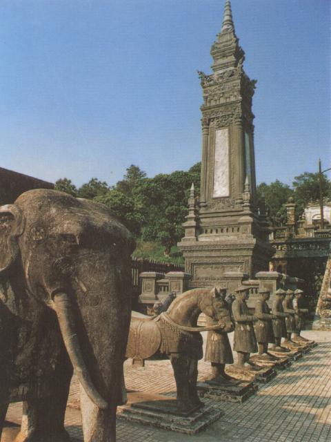 khaida05.jpg (46190 bytes)