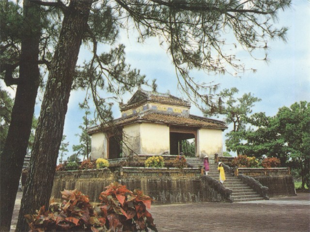 mingm03.jpg (114592 bytes)