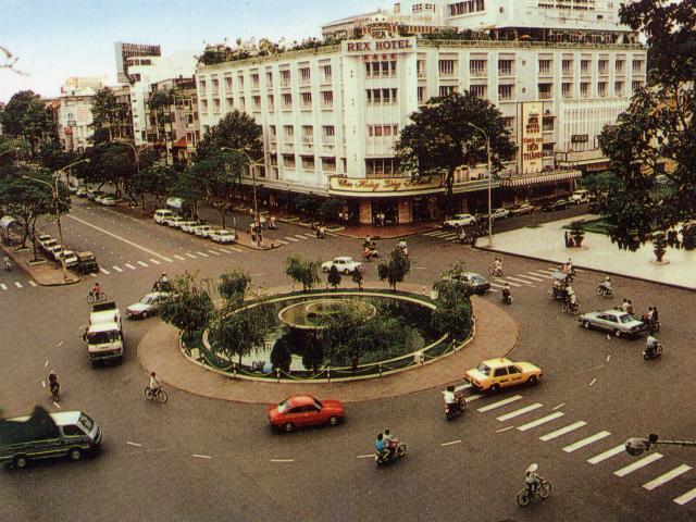 saigon05.jpg (76957 bytes)