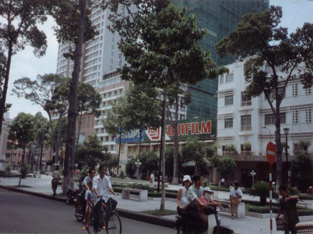 saigon15.jpg (60006 bytes)