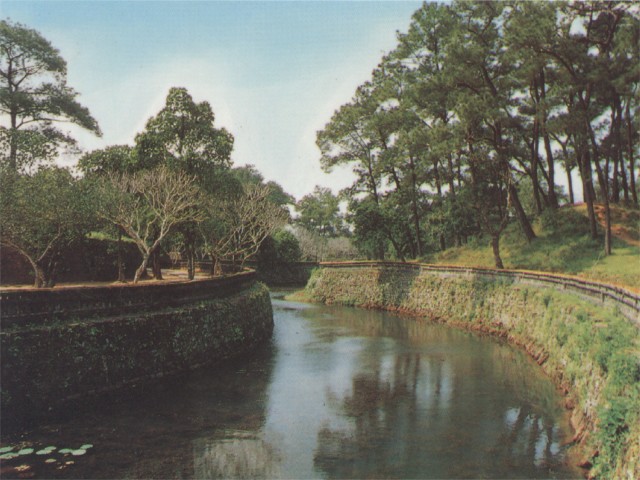 tuduc07.jpg (91609 bytes)