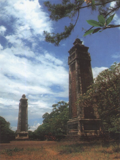 tuduc09.jpg (74135 bytes)